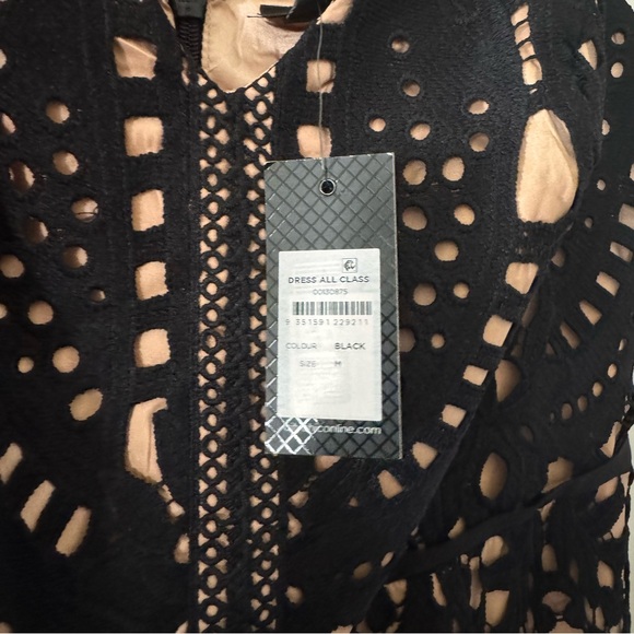 Black Embellished Knee-Length Cocktail Dress - Picture 2 of 5